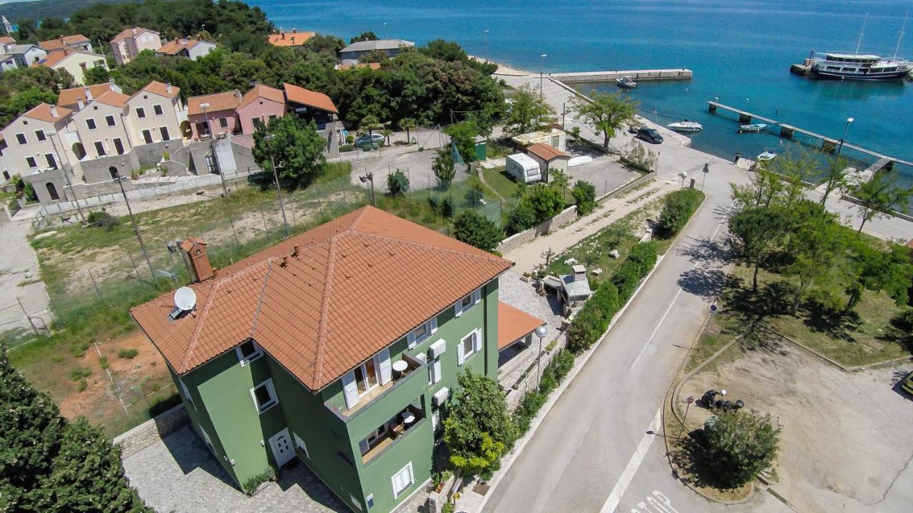 Apartments And Rooms By The Sea Nerezine, Losinj - 11815 Esterno foto