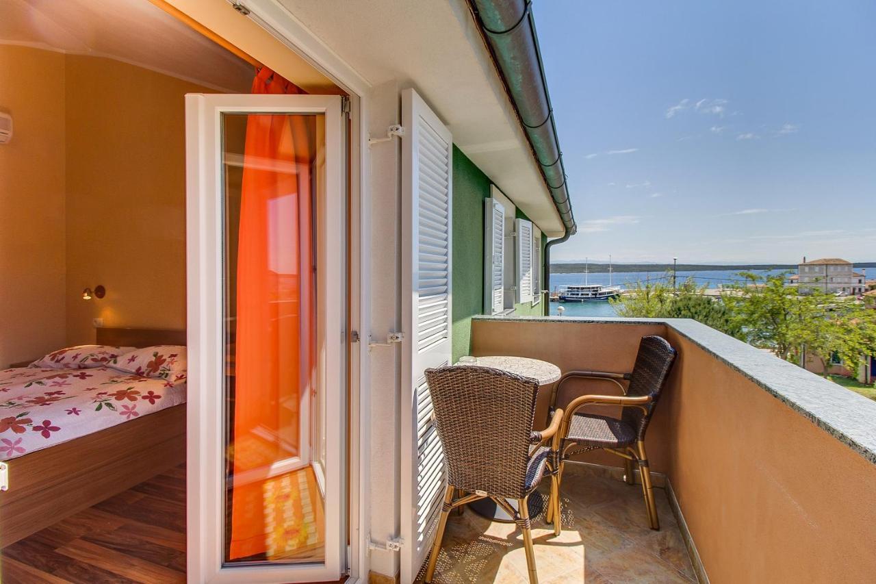 Apartments And Rooms By The Sea Nerezine, Losinj - 11815 Esterno foto