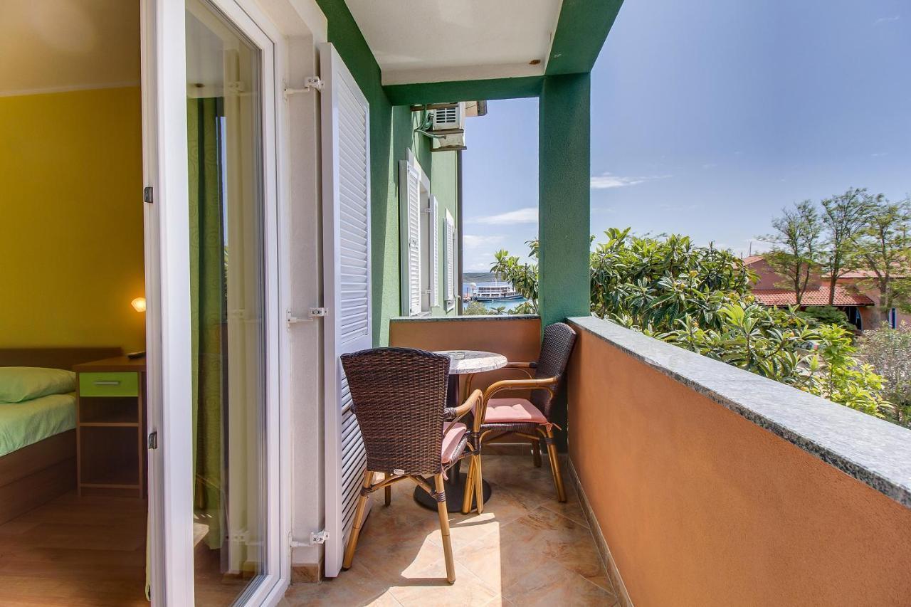 Apartments And Rooms By The Sea Nerezine, Losinj - 11815 Esterno foto